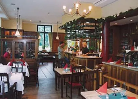 Etzhorner Krug Szálloda 3*